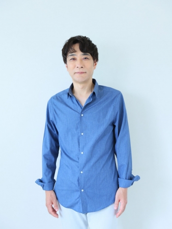 横山剛スーツ全身1