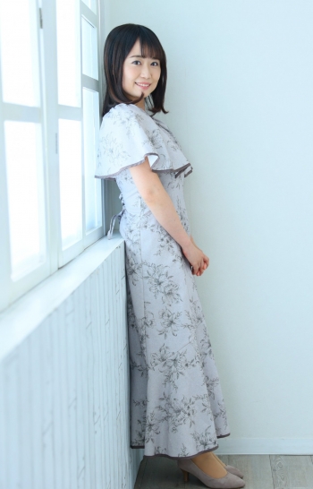 ④3254佐藤綾香カジュアル全身リサイズ