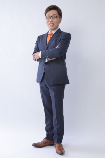 下島章寛全身スーツ