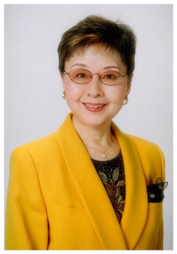 栗原アヤ子大
